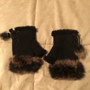 Rabbit fur trim micro suede fingerless gloves